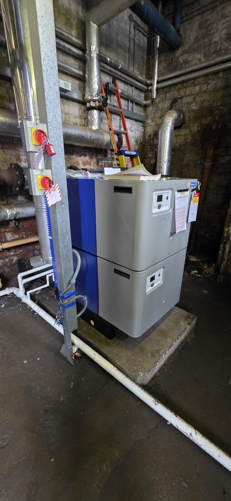 Two new 200kW Hamworthy boilers at Craigton Primary School